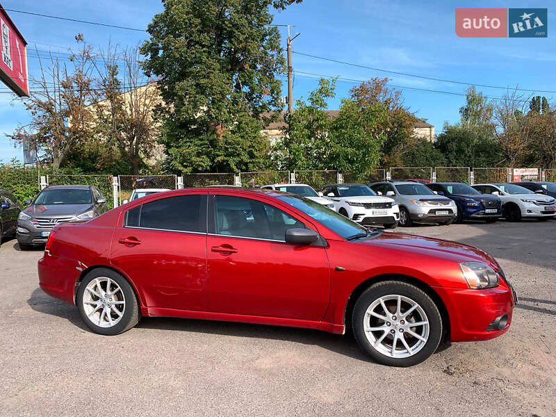 Седан Mitsubishi Galant 2012 в Виннице