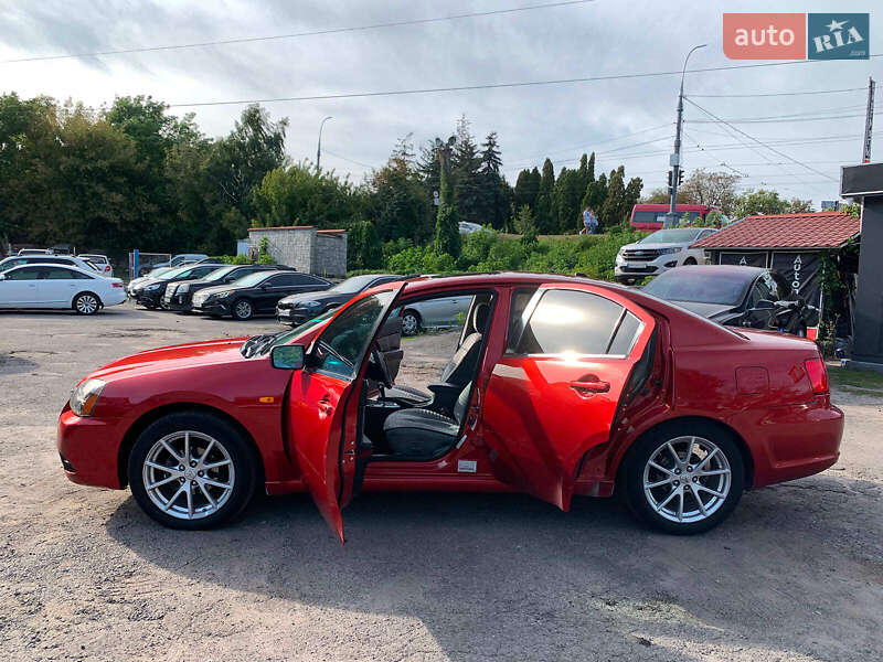 Седан Mitsubishi Galant 2012 в Виннице