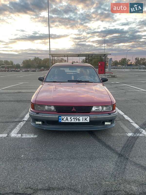 Лифтбек Mitsubishi Galant 1989 в 