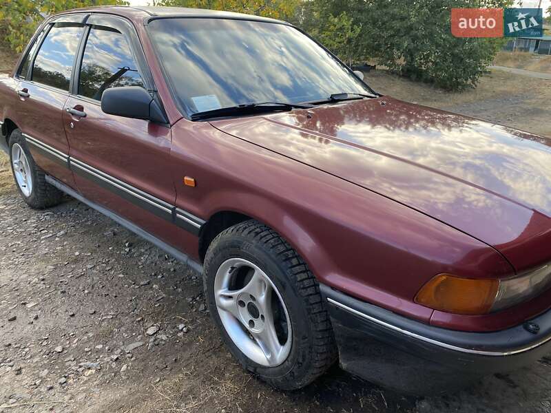 Седан Mitsubishi Galant 1989 в Подольске