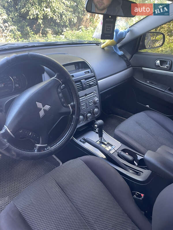 Седан Mitsubishi Galant 2008 в Хмельнике