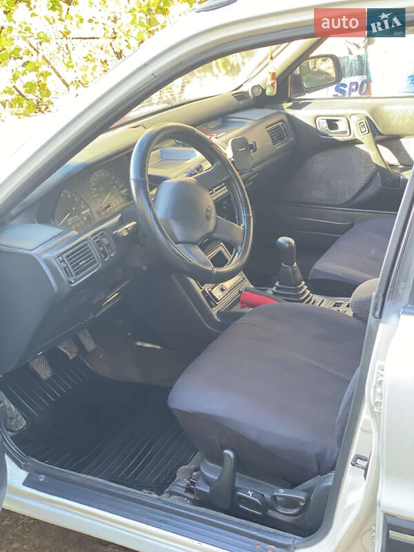 Седан Mitsubishi Galant 1988 в Виноградове