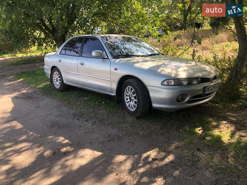 Седан Mitsubishi Galant 1993 в Синельниково