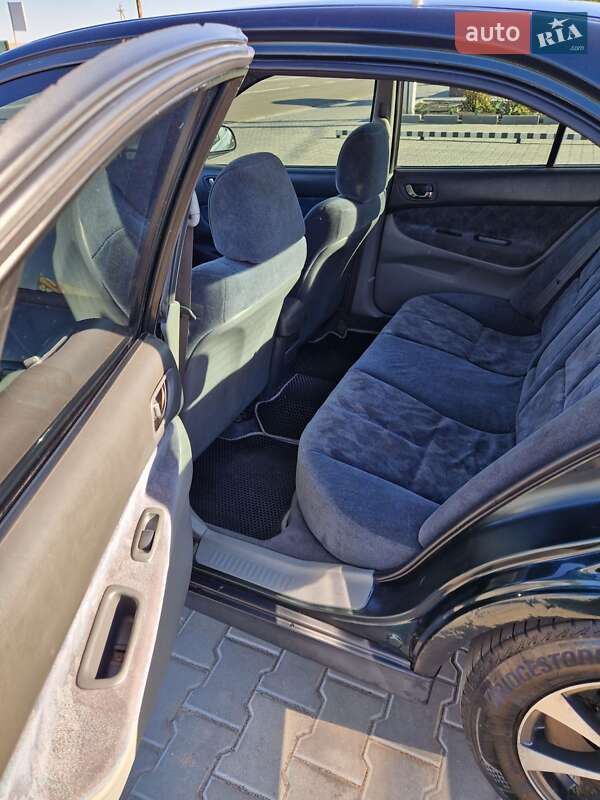 Седан Mitsubishi Galant 1997 в Доброславе