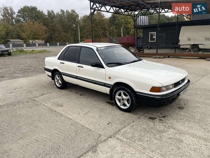 Седан Mitsubishi Galant 1989 в Новояворовске фото 8 Седан Mitsubishi Galant 1989 в Новояворовске