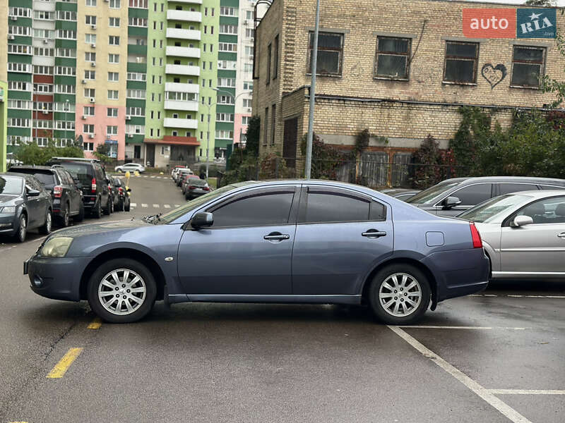 Седан Mitsubishi Galant 2006 в Киеве