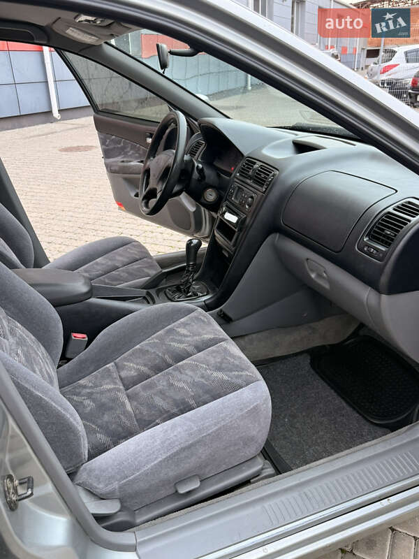 Седан Mitsubishi Galant 1999 в Одесі