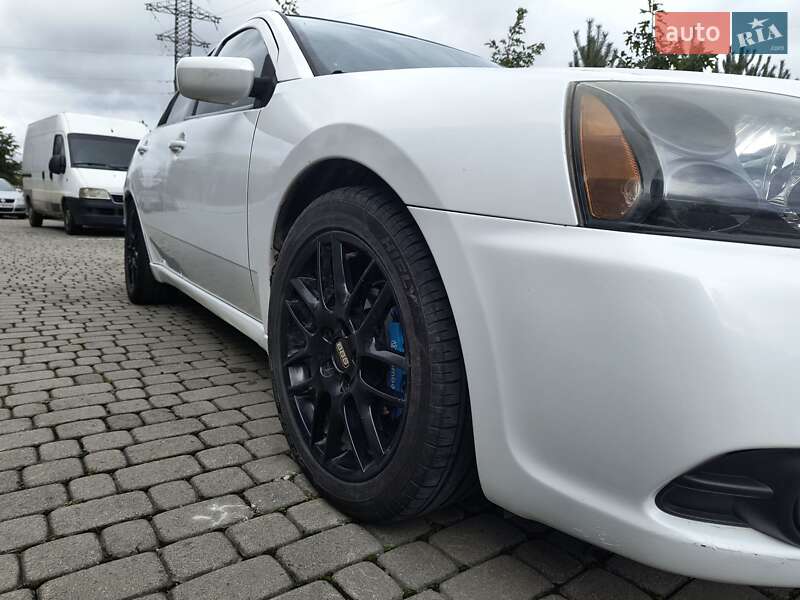 Седан Mitsubishi Galant 2011 в 