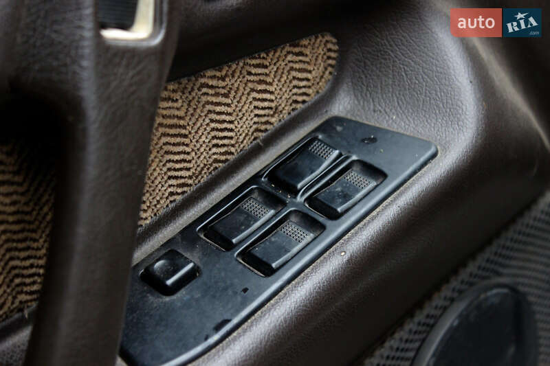 Седан Mitsubishi Galant 1989 в Кременце