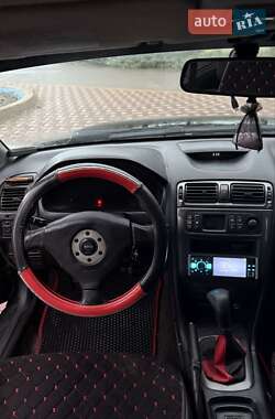 Седан Mitsubishi Galant 2001 в 