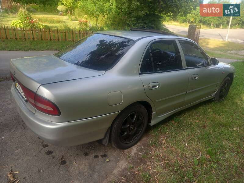 Седан Mitsubishi Galant 1993 в Ярмолинцах