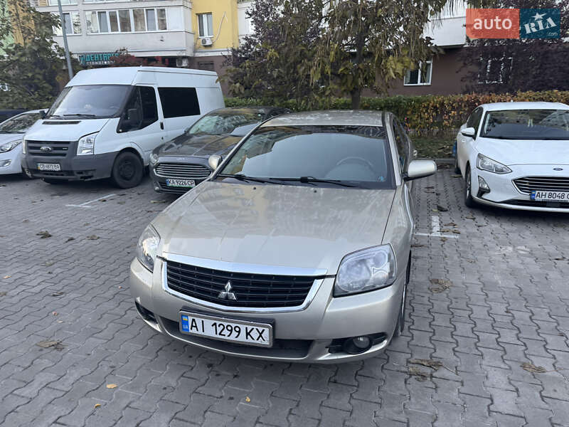 Седан Mitsubishi Galant 2009 в Киеве