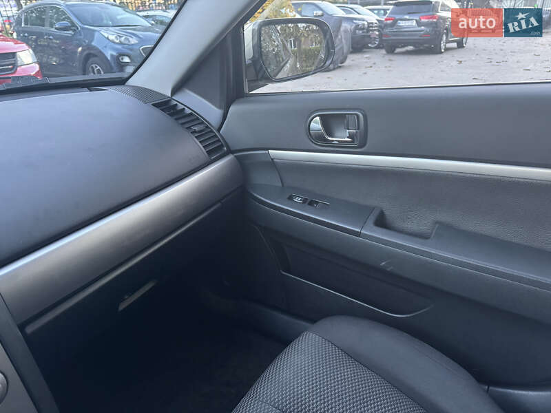 Седан Mitsubishi Galant 2009 в Киеве