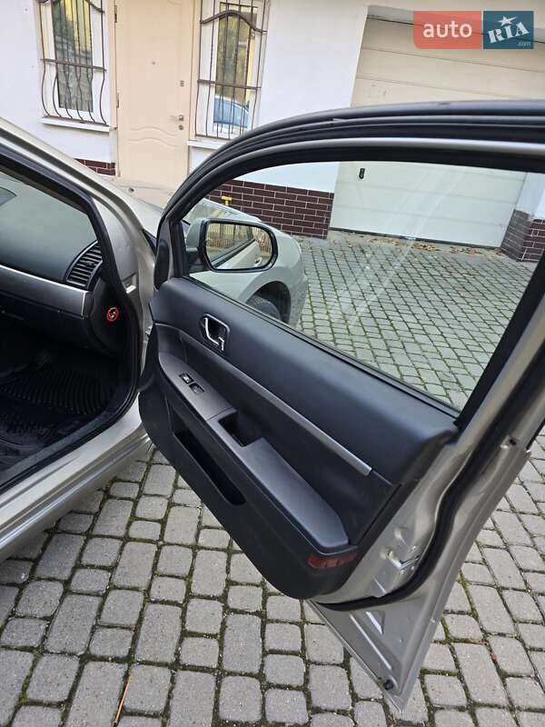 Седан Mitsubishi Galant 2009 в Ивано-Франковске