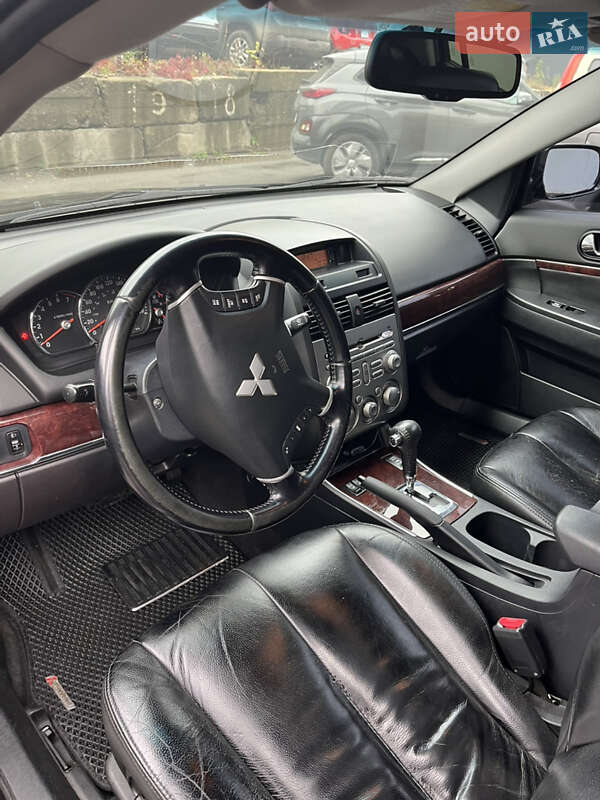 Седан Mitsubishi Galant 2009 в Киеве