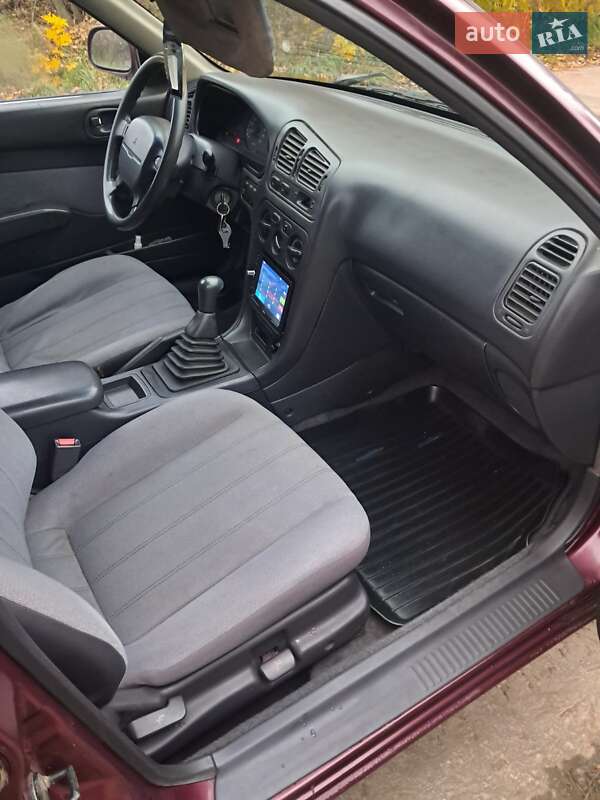 Лифтбек Mitsubishi Galant 1993 в Остроге