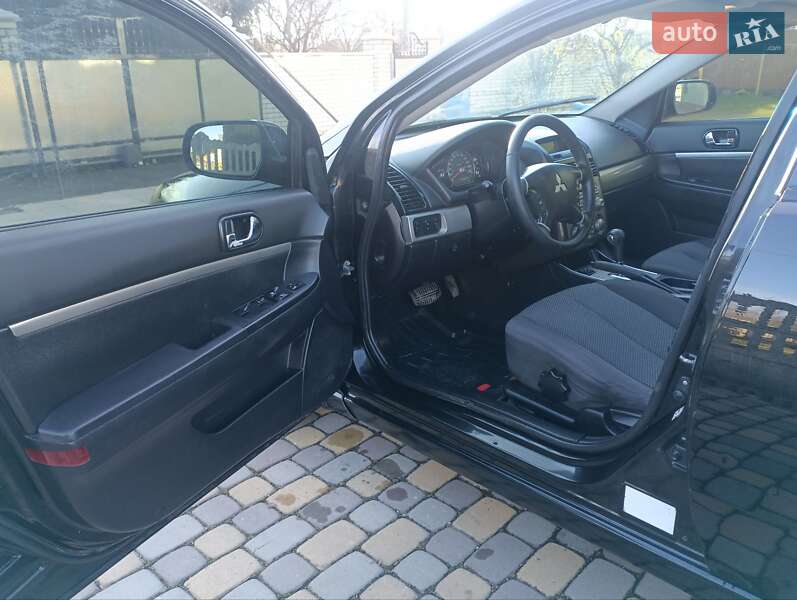 Седан Mitsubishi Galant 2008 в Снятині