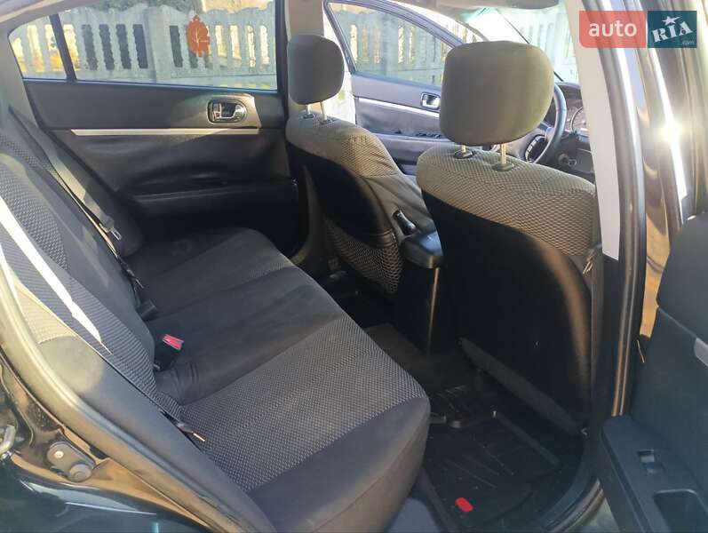 Седан Mitsubishi Galant 2008 в Снятині