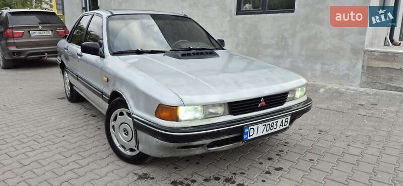 Седан Mitsubishi Galant 1988 в Тернополе
