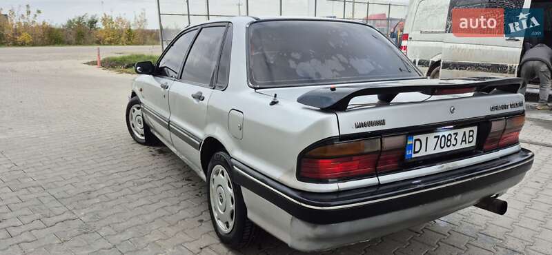 Седан Mitsubishi Galant 1988 в Тернополе