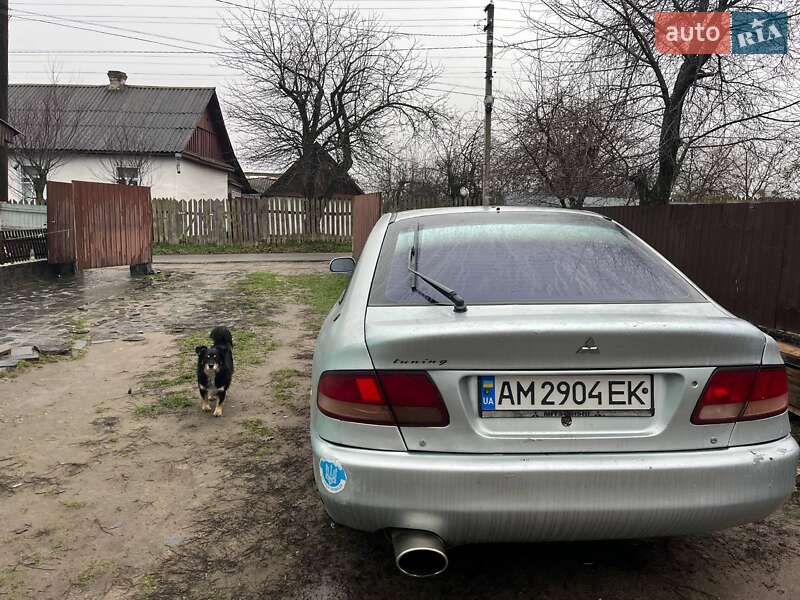 Ліфтбек Mitsubishi Galant 1993 в Левкові