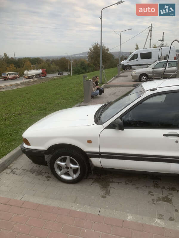 Седан Mitsubishi Galant 1989 в Львове