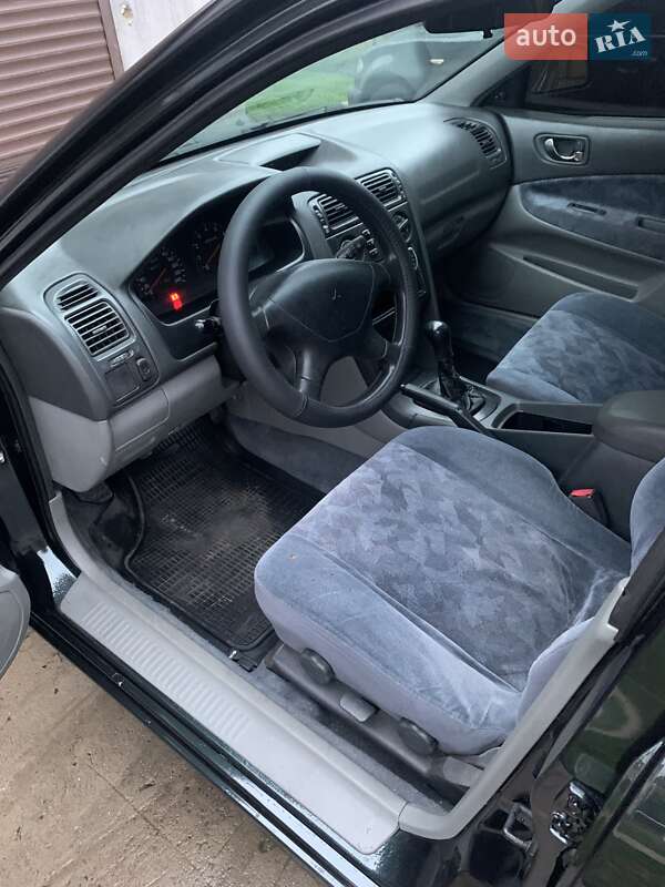 Седан Mitsubishi Galant 1997 в Великодолинському