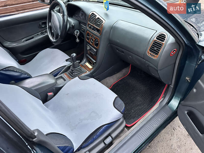 Лифтбек Mitsubishi Galant 1996 в Остроге