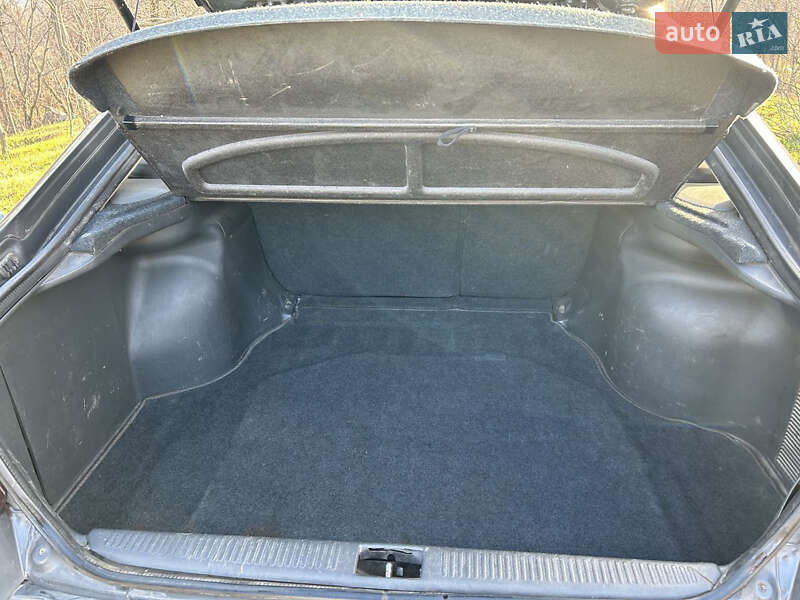 Ліфтбек Mitsubishi Galant 1994 в Кривому Розі