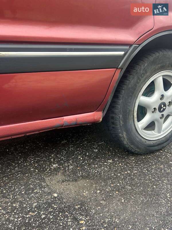 Седан Mitsubishi Galant 1988 в Краматорске