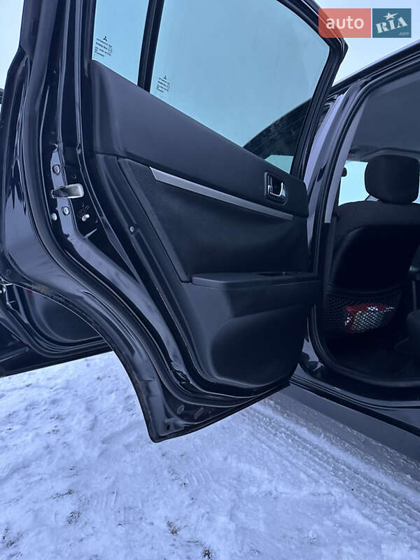 Седан Mitsubishi Galant 2009 в Бобровиці