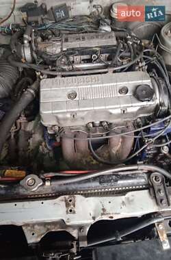 Седан Mitsubishi Galant 1988 в Каменском