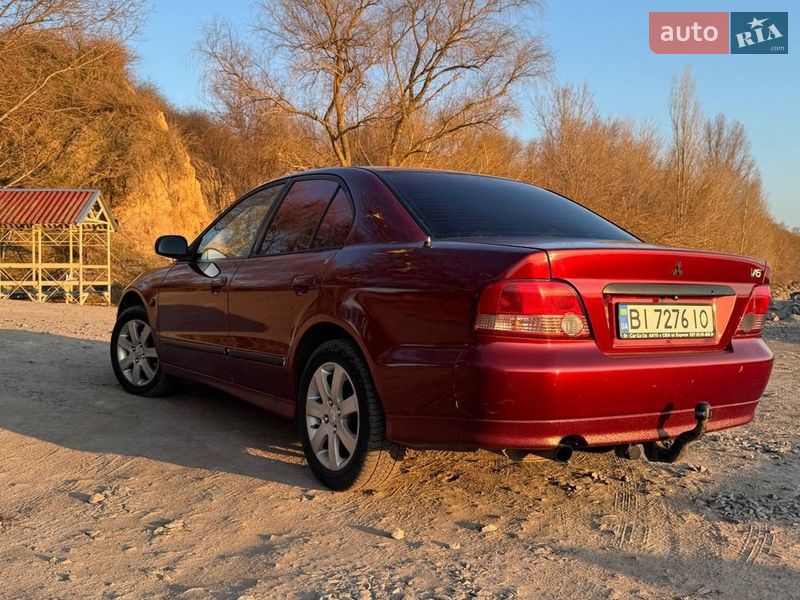 Седан Mitsubishi Galant 1999 в Градижске