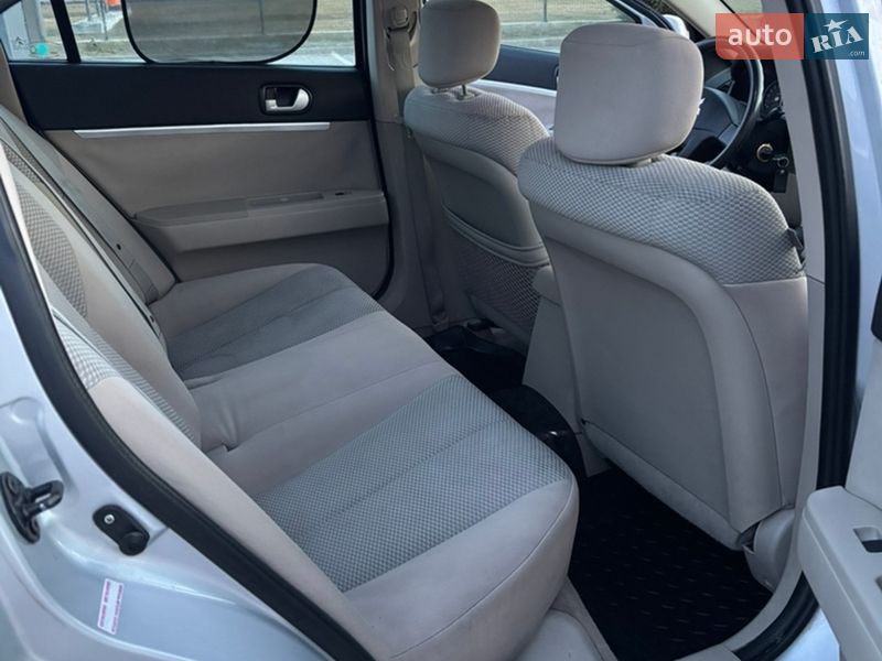 Седан Mitsubishi Galant 2007 в Виннице