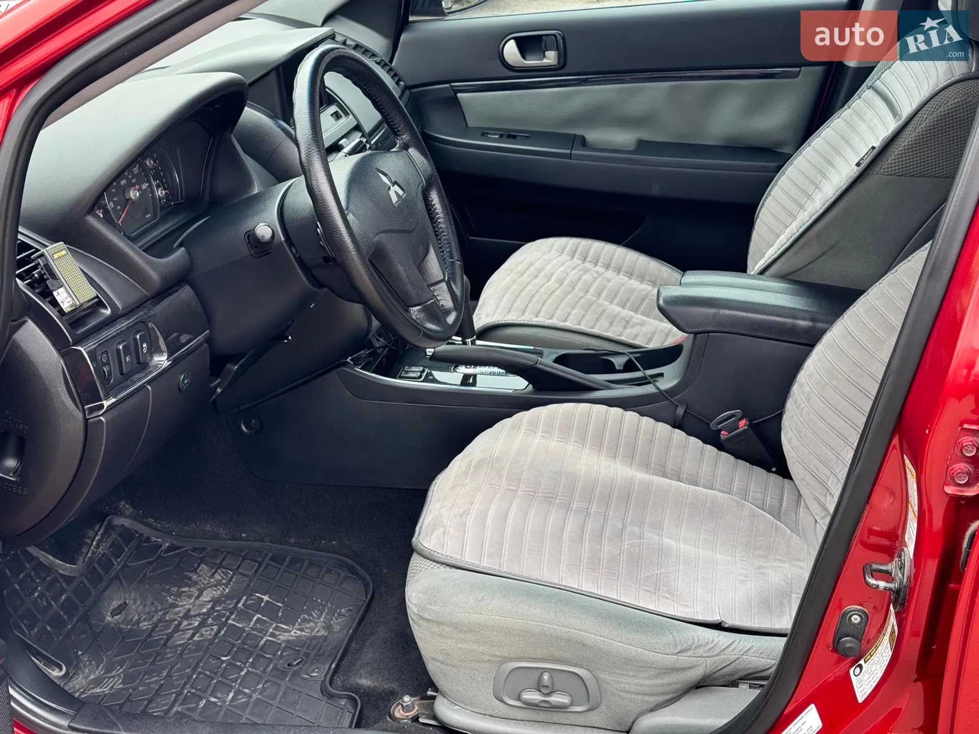 2012 Mitsubishi Galant - мініатюра 13