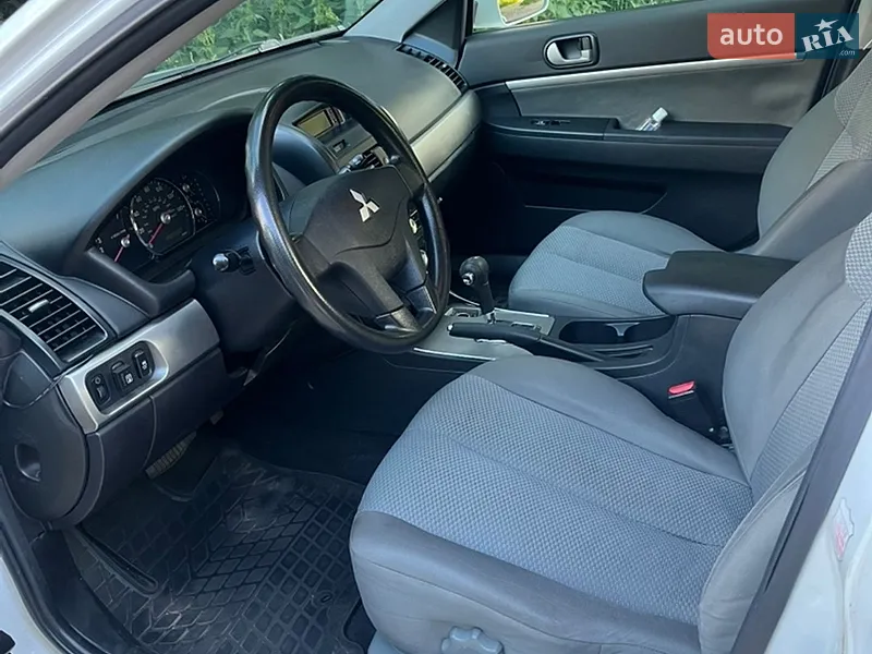 Mitsubishi Galant 2011 VIN 4A32B2FF9BE021684 фото оголошення 5 з 54