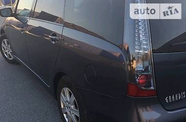 Мінівен Mitsubishi Grandis 2005 в 
