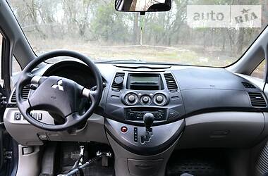 Мінівен Mitsubishi Grandis 2006 в 