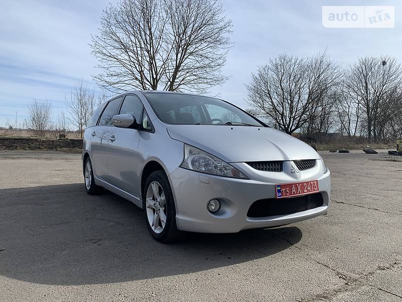 Минивэн Mitsubishi Grandis 2008 в Ровно фото 3 Минивэн Mitsubishi Grandis 2008 в Ровно