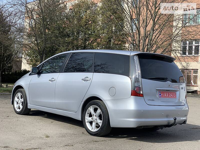 Минивэн Mitsubishi Grandis 2008 в Ровно фото 18 Минивэн Mitsubishi Grandis 2008 в Ровно