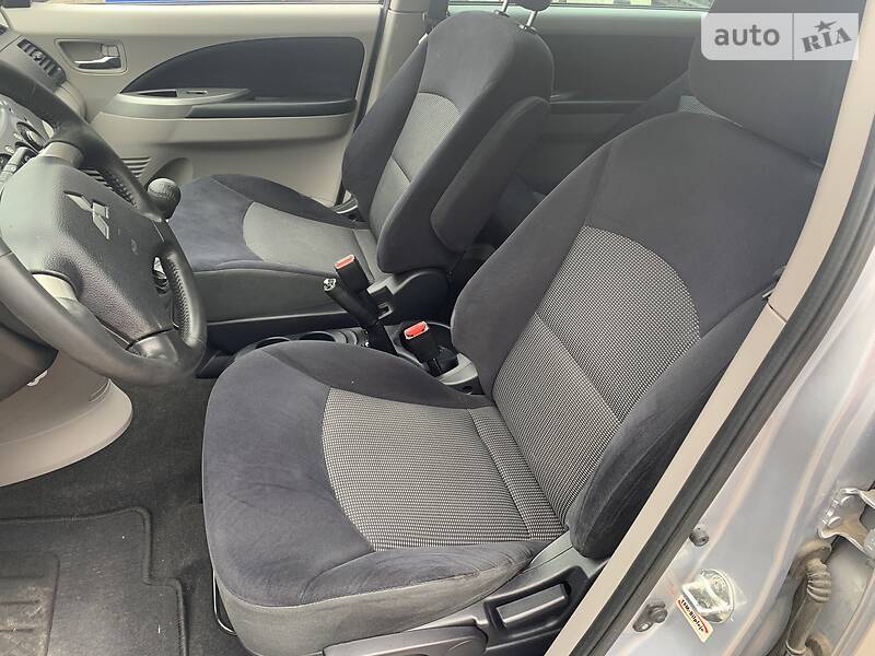 Минивэн Mitsubishi Grandis 2008 в Ровно фото 40 Минивэн Mitsubishi Grandis 2008 в Ровно