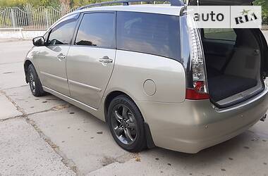 Минивэн Mitsubishi Grandis 2007 в 
