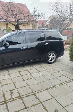 Минивэн Mitsubishi Grandis 2006 в 