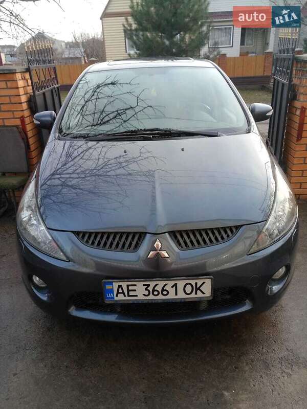 Mitsubishi Grandis 2006