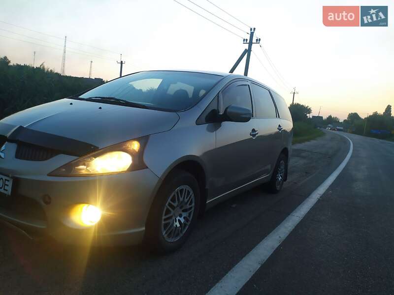 Минивэн Mitsubishi Grandis 2006 в Александровке