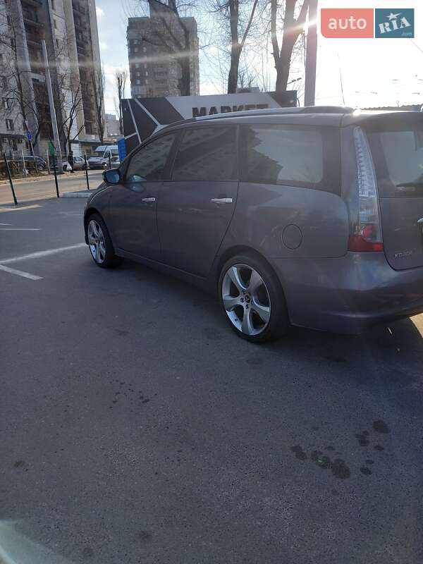 Минивэн Mitsubishi Grandis 2008 в Киеве