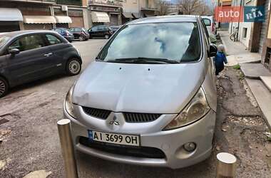 Минивэн Mitsubishi Grandis 2009 в 