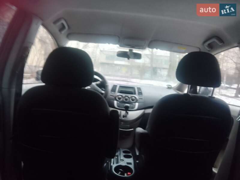 Универсал Mitsubishi Grandis 2009 в Киеве