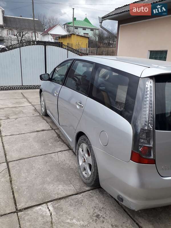 Мінівен Mitsubishi Grandis 2006 в Чернівцях