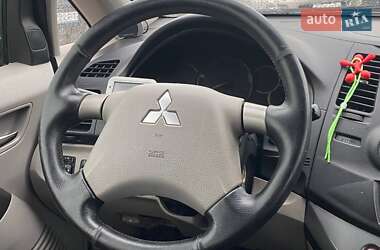 Мінівен Mitsubishi Grandis 2006 в 